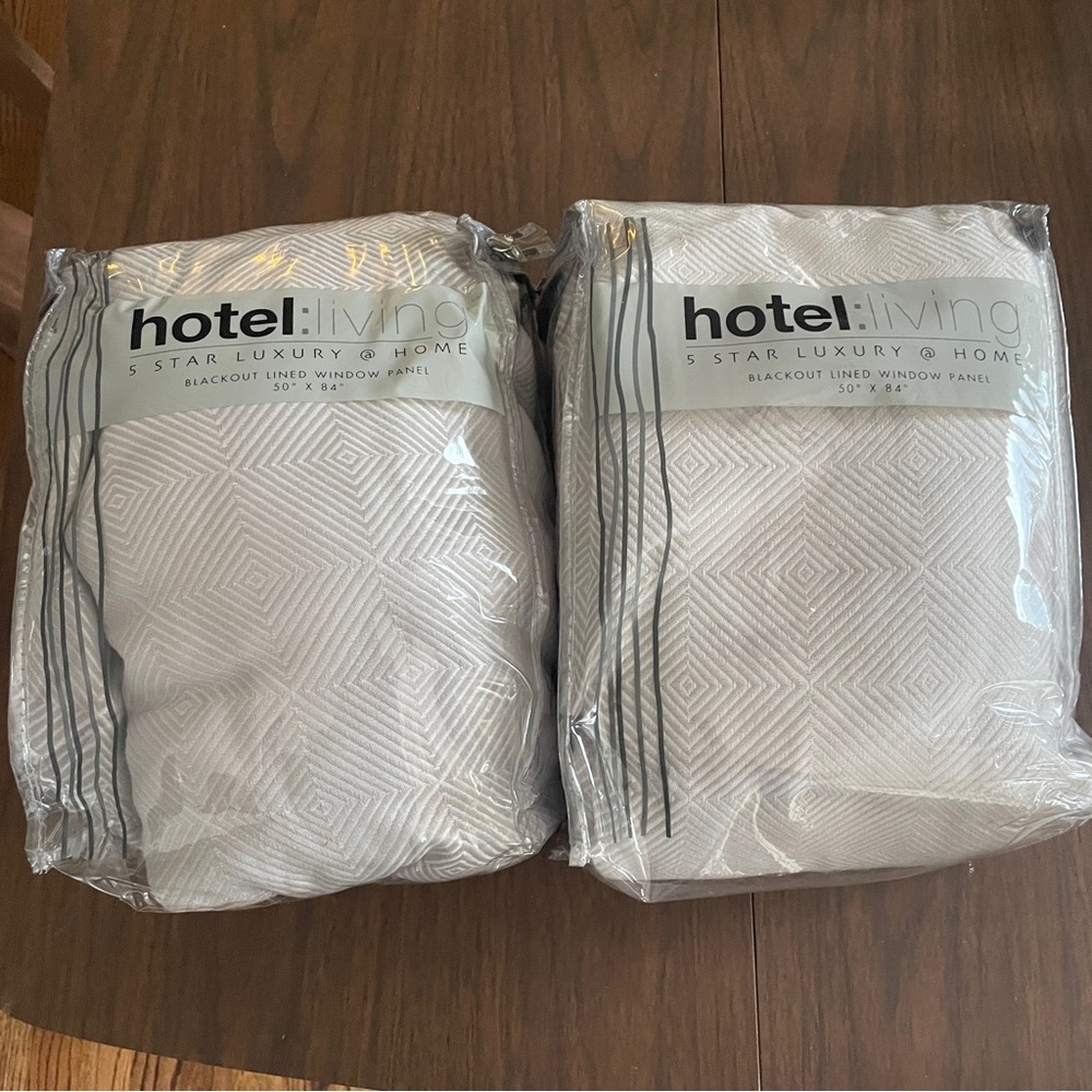 Set of 2 Gray blackout lined curtains 50 X 84